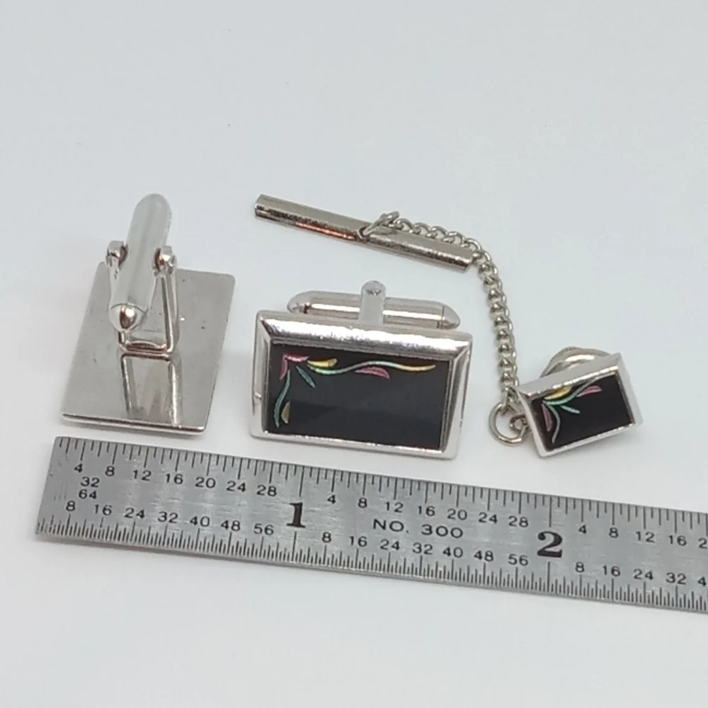 * vintage Mens SWANK tie pin & cufflinks set black with colorful edgework